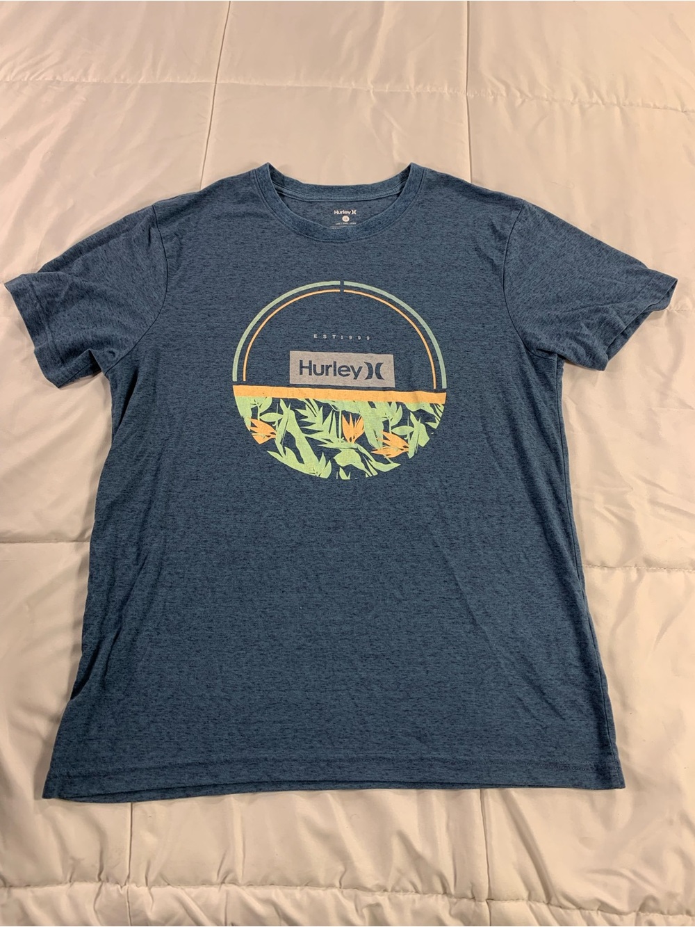 Pre loved HURLEY shirt mens size L